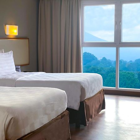 Swiss-Belhotel Bogor Esterno foto
