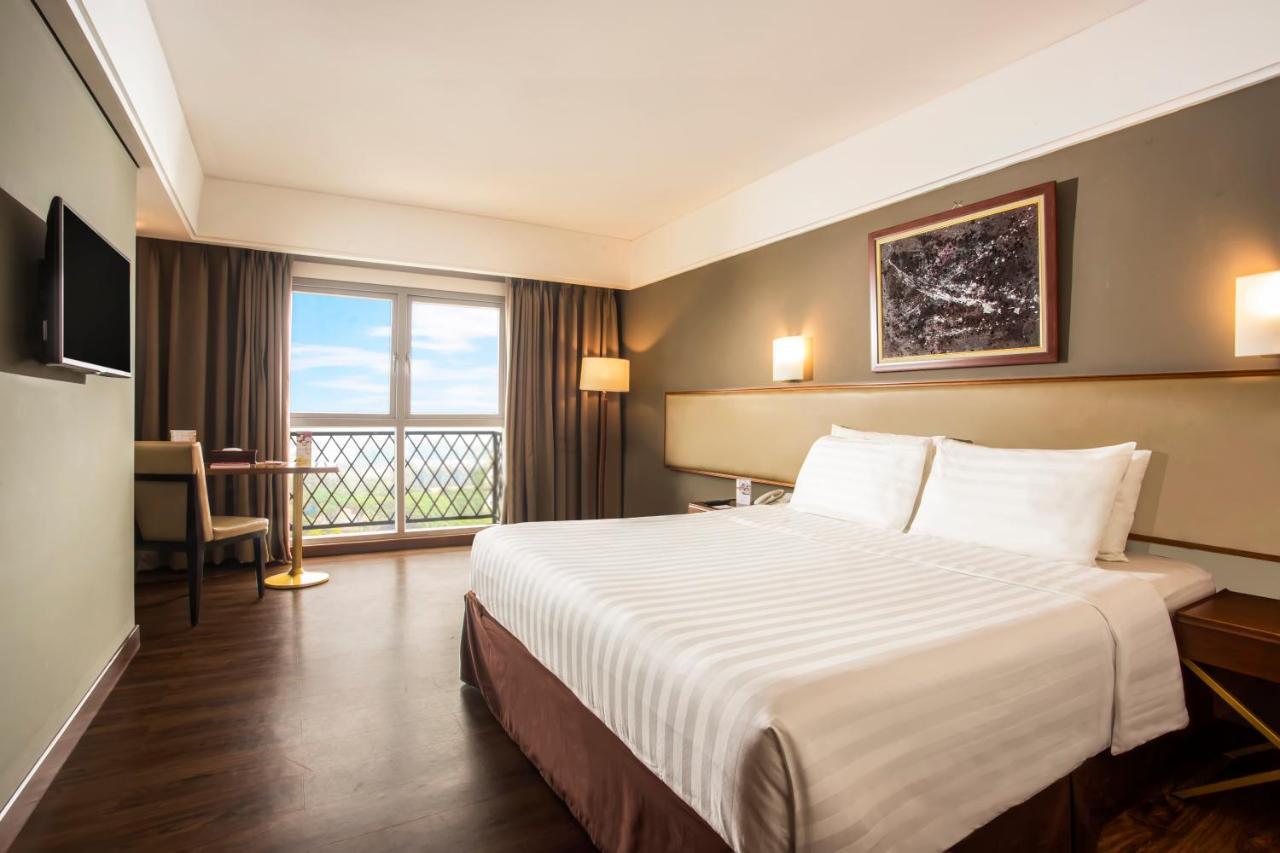 Swiss-Belhotel Bogor Esterno foto