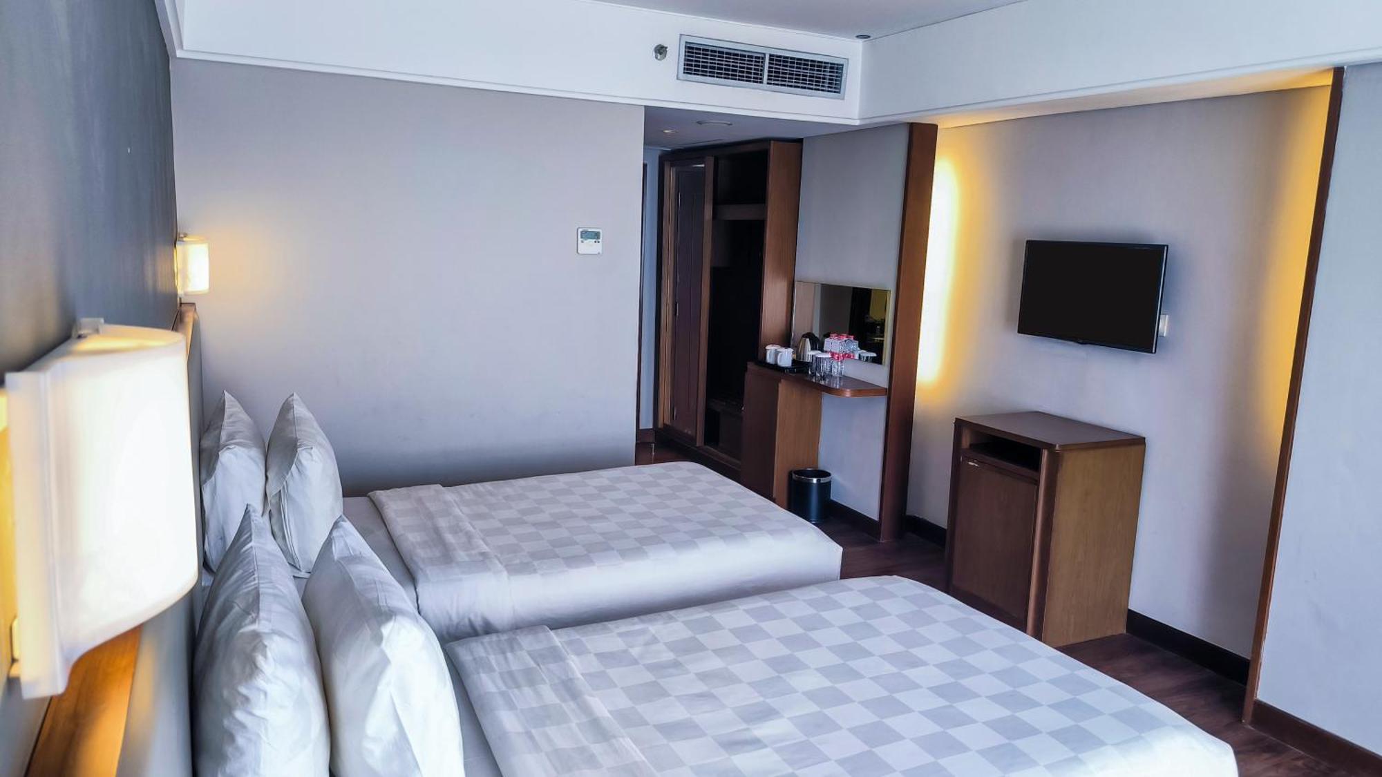Swiss-Belhotel Bogor Esterno foto