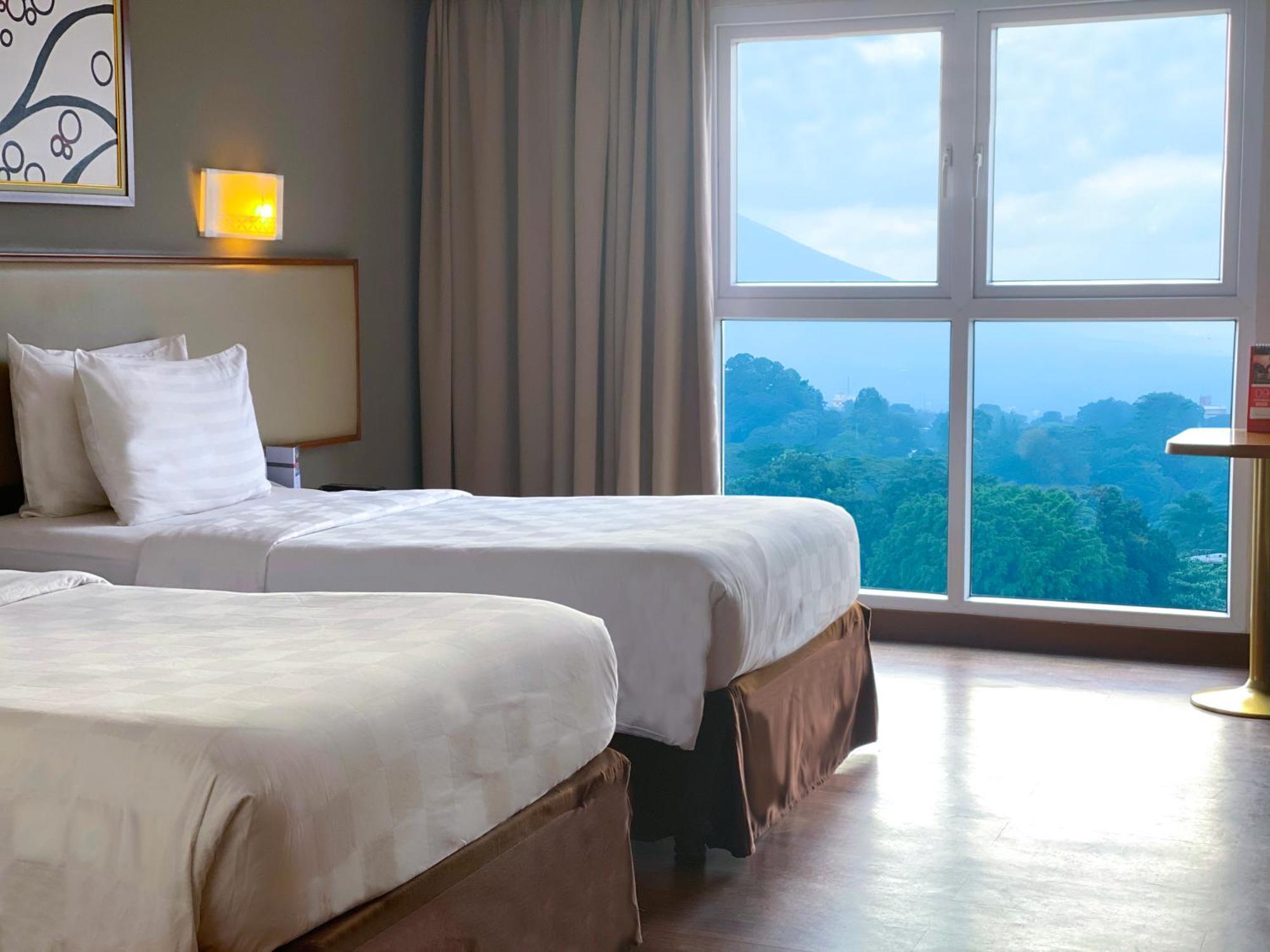 Swiss-Belhotel Bogor Esterno foto