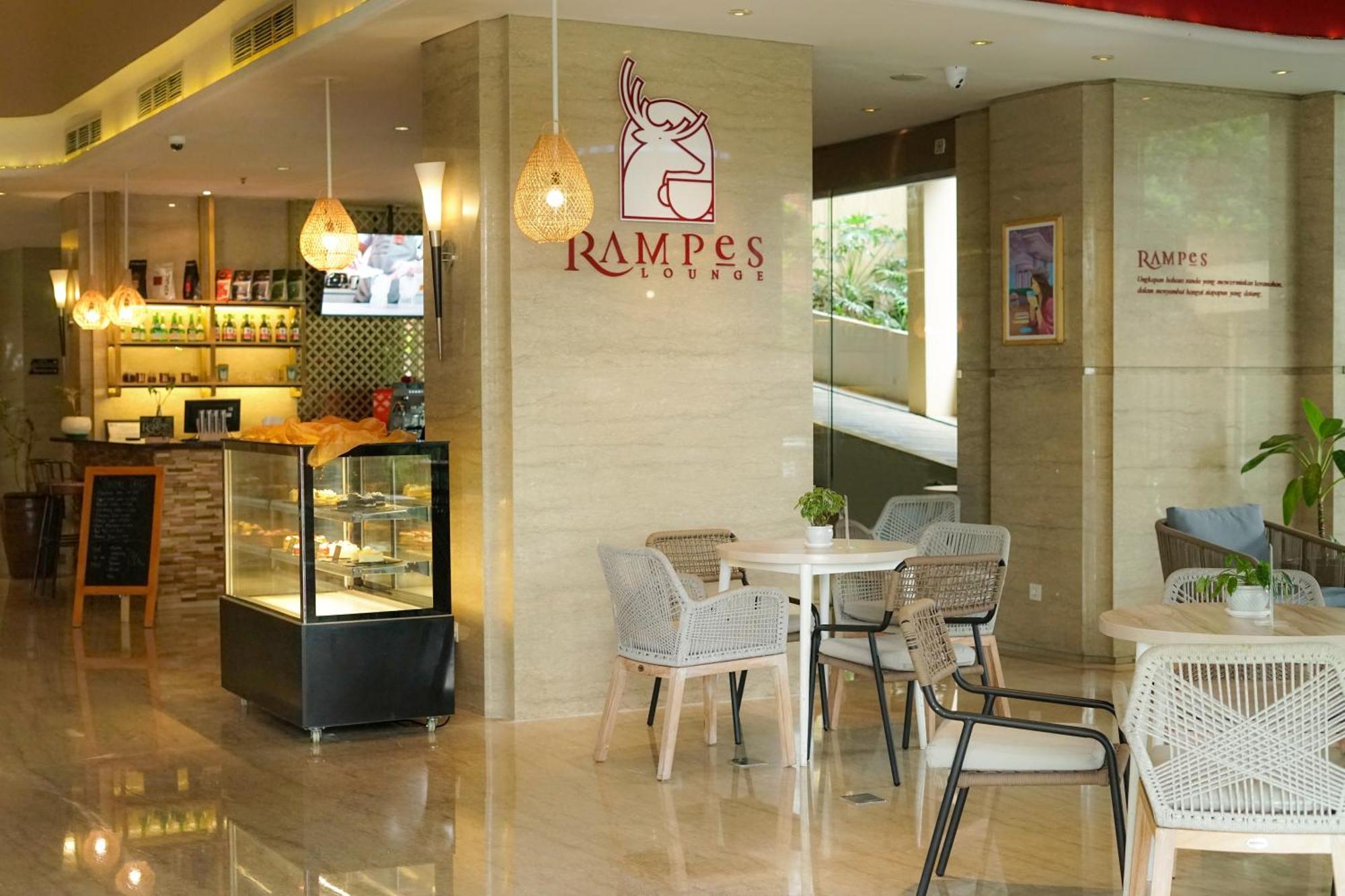 Swiss-Belhotel Bogor Esterno foto