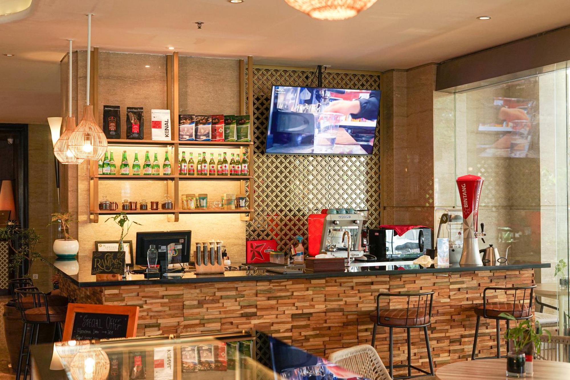 Swiss-Belhotel Bogor Esterno foto