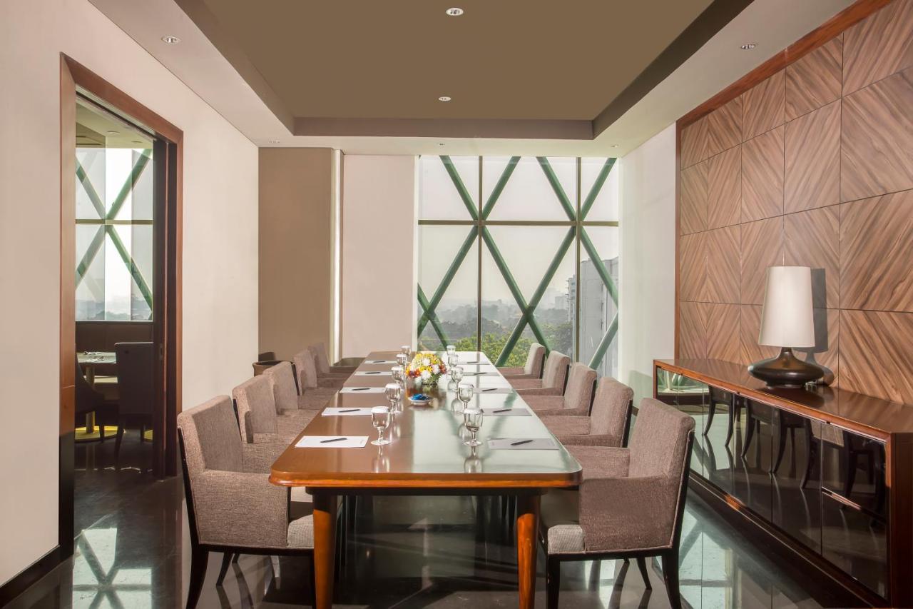 Swiss-Belhotel Bogor Esterno foto